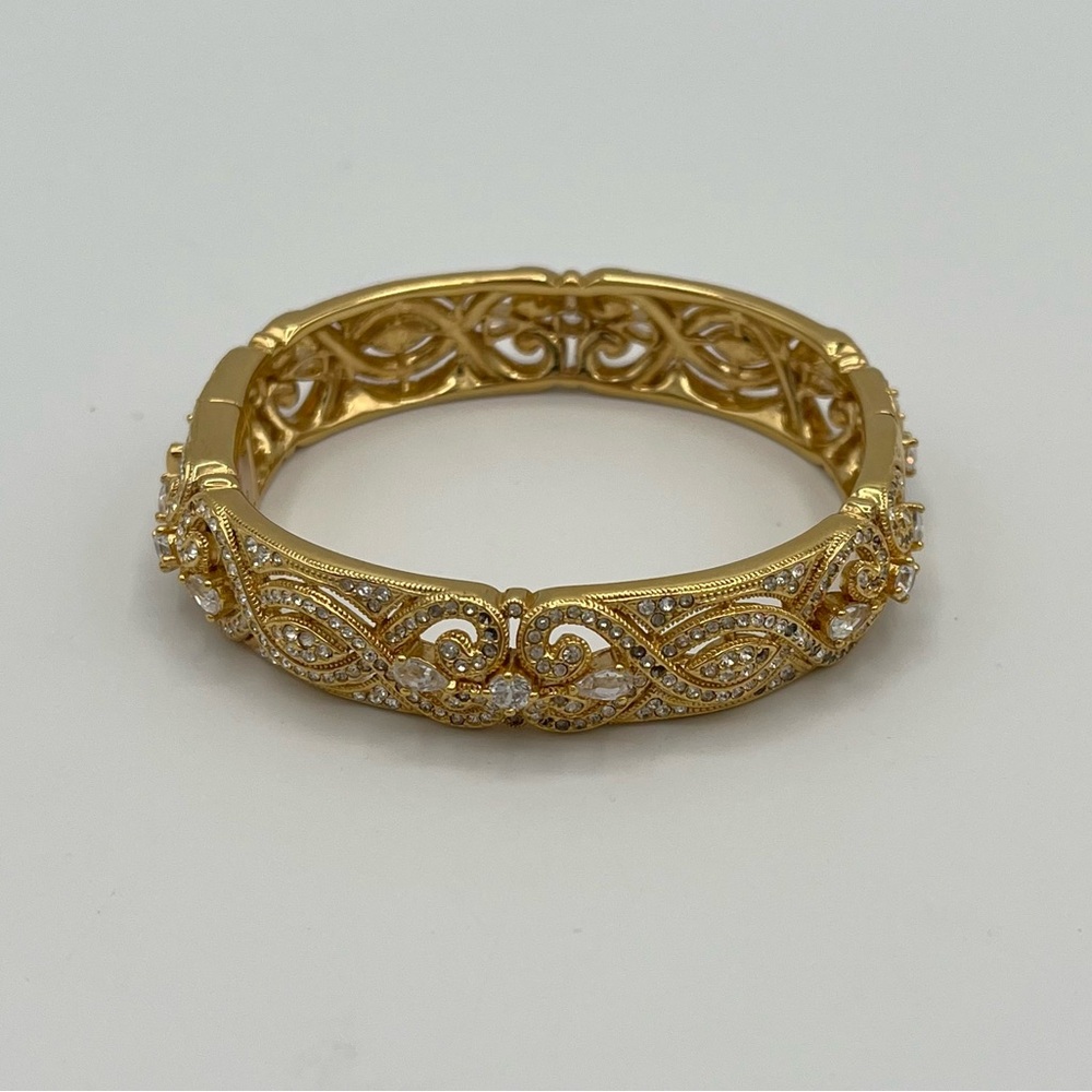 Authentic Nadri Gold-Tone Ornate Pave Crystal Filigree Hinged Cuff Bangle - Picture 6 of 8
